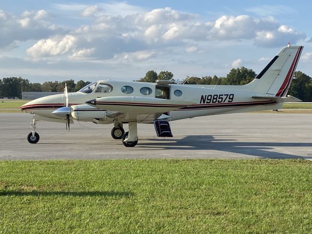 Cessna 340 (N98579) - Date Taken: October 14, 2021br /I'm so glad I had a chance to drive to the airport and take some pictures of this fantastic plane, and I do hope to see this plane on display at the next open house and fly-in at this airport as long as the COVID cases keep going down. ð