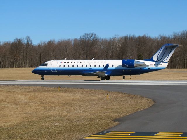 Canadair Regional Jet CRJ-200 (N593ML) - Take off runway 34.