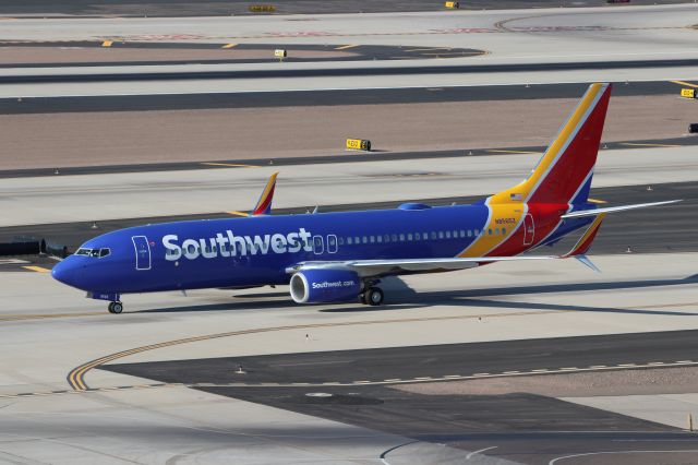 Boeing 737-800 (N8565Z)