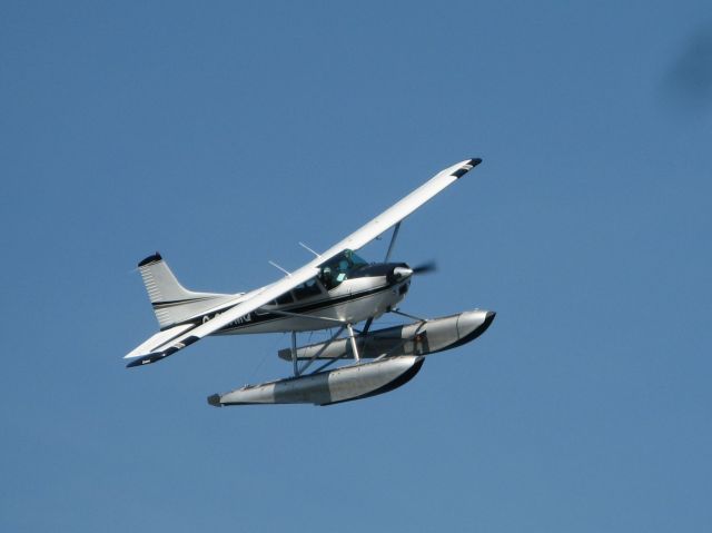 Cessna Skywagon 180 (C-GWMQ) - 180 on floats