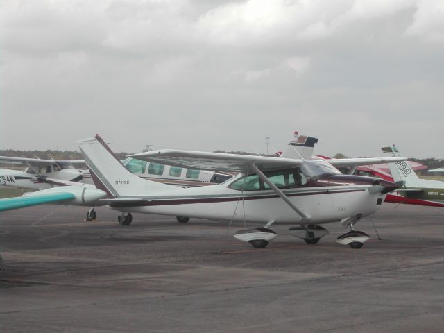 Cessna Skylane (N71198)