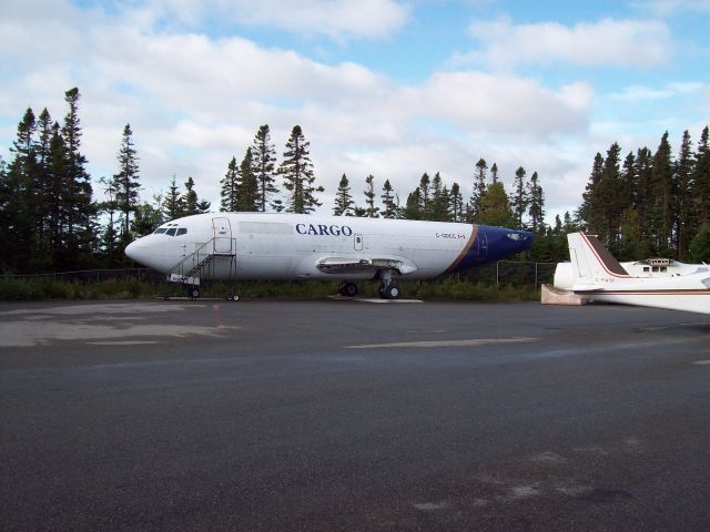 Boeing 737-700 (C-GDCC)