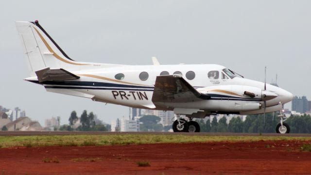 Beechcraft King Air 90 (PR-TIN)