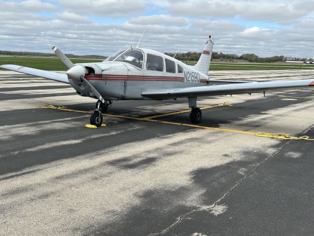 Piper Cherokee (N2159Q)