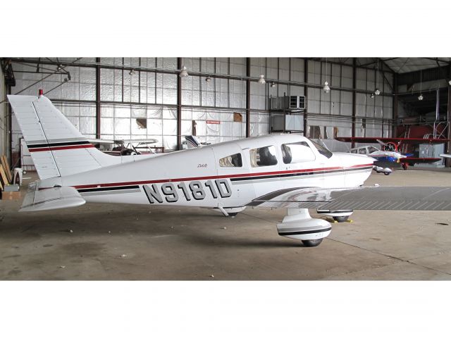 Piper Cherokee (N9181D)