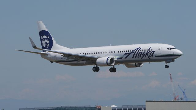 Boeing 737-900 (N474AS) - ASA9822 on final to Rwy 16R to complete its delivery flight from KBFI on 6/29/15. (ln 5431 / cn 40715). The aircraft will receive customer specific modifications at ATS prior to entering service.