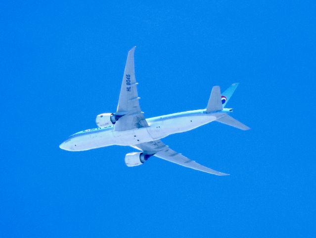 Boeing 777-200 (HL8045) - KAL250 JFK-ICN