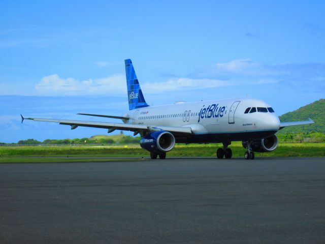 Airbus A320 (N779JB)