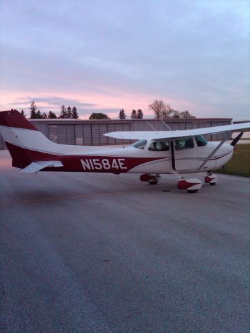 Cessna Skyhawk (N1584E)