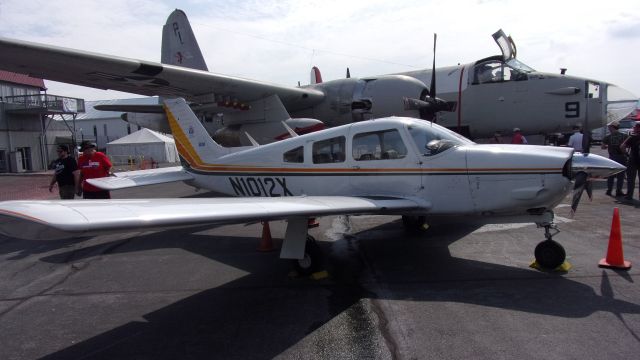 Piper Cherokee Arrow (N1012X)