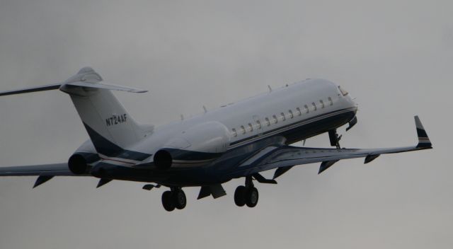 Bombardier Global Express (N724AF)