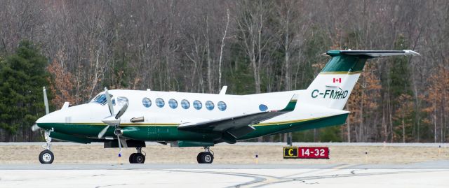 Beechcraft Super King Air 350 (C-FMHD) - Shot with a Nikon D3200 w/ Nikkor 70-300mmbr /Best viewed in Full Size