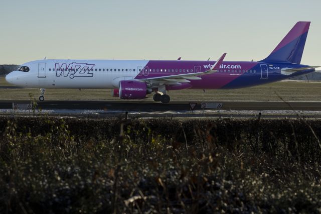 HA-LVW — - Runway 04L