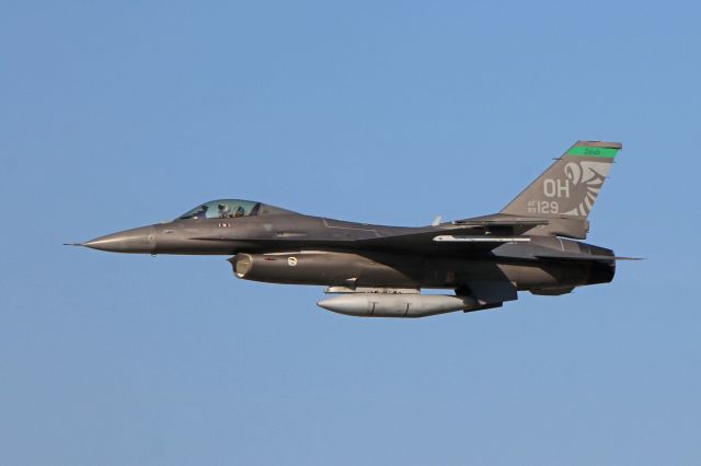 Lockheed F-16 Fighting Falcon (89-2129) - A USAF F-16CM Fighting Falcon (89-2129 c/n 1C-282) from the 112th Fighter Squadron, 180th Fighter Wing, Ohio Air National Guard, arriving on 22 Sept 2017 for AirShow London 2017.