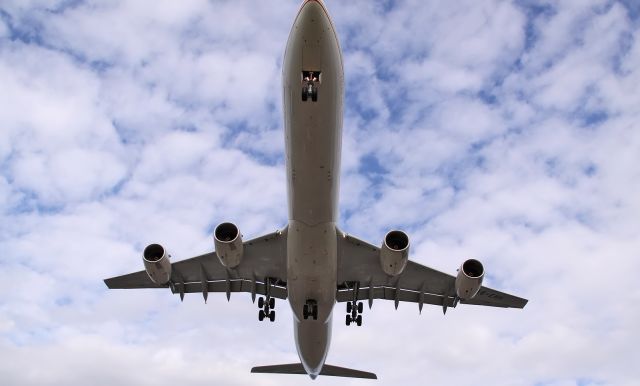 Airbus A340-600 (A6-EHH)