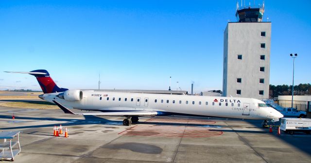 Canadair Regional Jet CRJ-900 (N138EV)