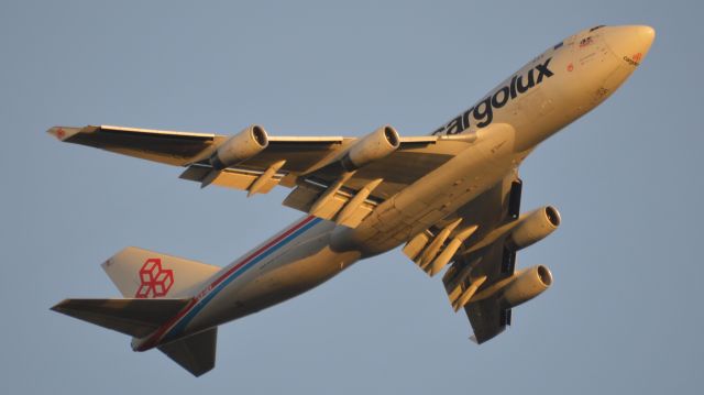 Boeing 747-400 (LX-UCV)