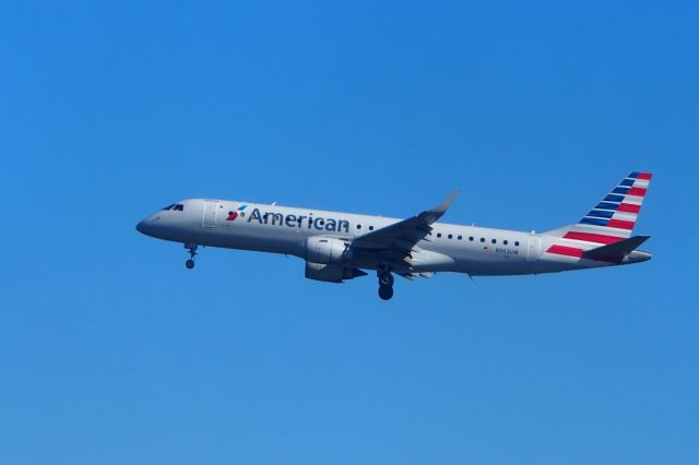 Airbus A320 (N963UW)