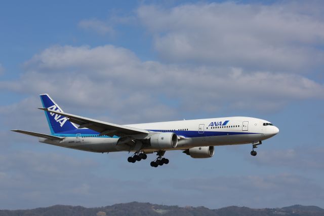 Boeing 777-200 (JA8968)