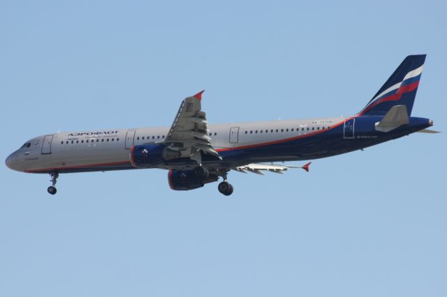 Airbus A321 (RA-73708)