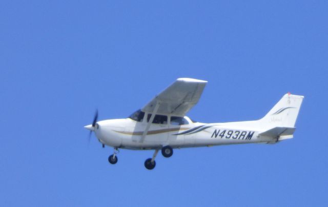 Cessna Skyhawk (N493RM) - Shown here is the Cessna Skyhawk off the coast of Monmouth NJ in the Spring of 2016.