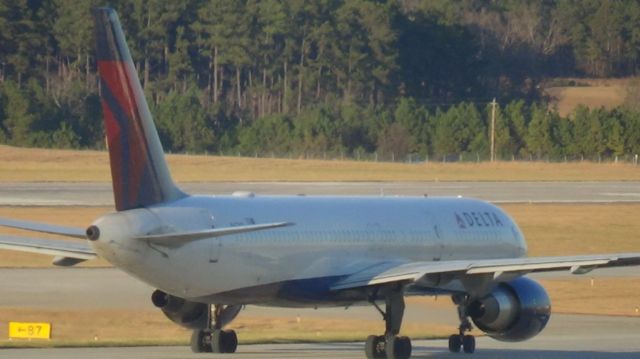 Boeing 757-200 (N6709) - Taken December 11, 2014.