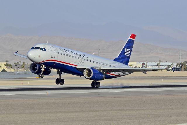 Airbus A320 (N676AW) - US Airways Airbus A320-232 N676AW (cn 2422)  - Las Vegas - McCarran International (LAS / KLAS) USA - Nevada, January 10, 2013 Photo: Tomás Del Coro