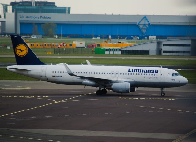 Airbus A320 (D-AIUM) - Lufthansa A320-214 cn6577 13-04-2022