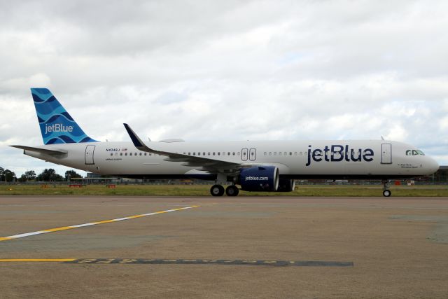 Airbus A321neo (N4048J) - Taxiing to Stand 246R on 18-Aug-21 operating flight JBU7 from KJFK.