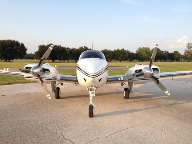 Beechcraft 55 Baron (N881H) - Afternoon at the hanger! 