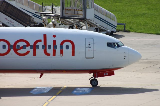 Boeing 737-700 (D-ABKB)