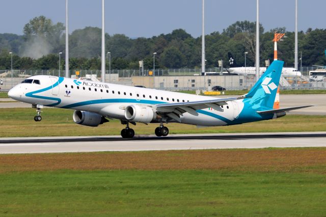Embraer ERJ-190 (I-ADJQ)