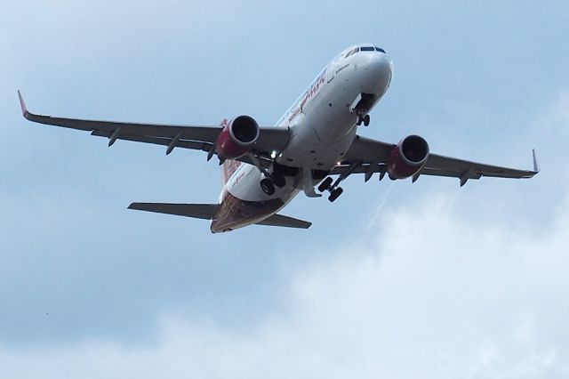 Airbus A320 (PK-LAW) -  Airbus A320-214 cn 7002. Batik Air PK-LAW rwy 21 departure YPPH 22 October 2022