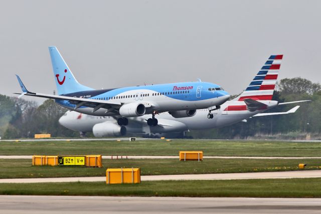 Boeing 737-800 (G-FDZU) - Arriving from Reus as N283AY awaits the departure to Philadelphia.