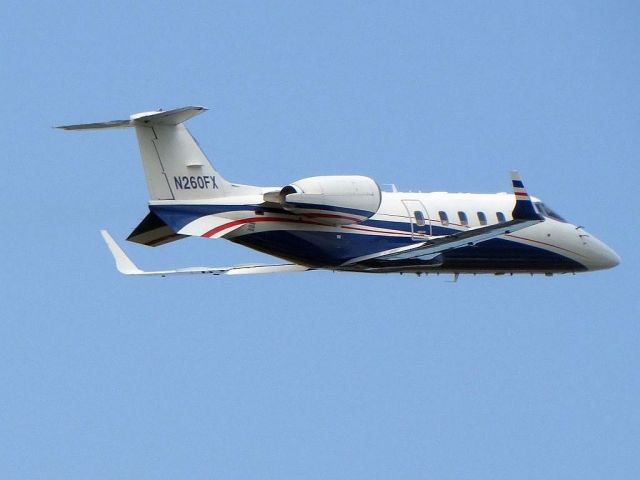 Learjet 60 (N260FX)