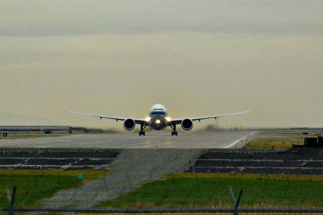 BOEING 777-300ER (B-KQJ) - CX889 delayed departure from YVR.