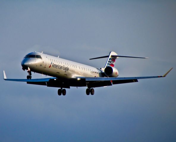 Canadair Regional Jet CRJ-900 (N599NN)