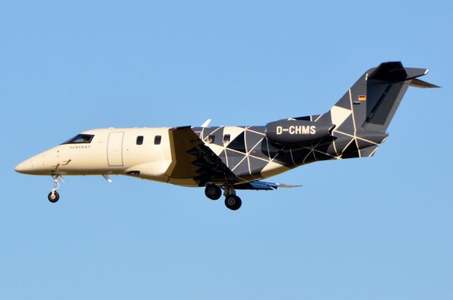 Pilatus PC-24 (D-CHMS) - Landing on RWY22L