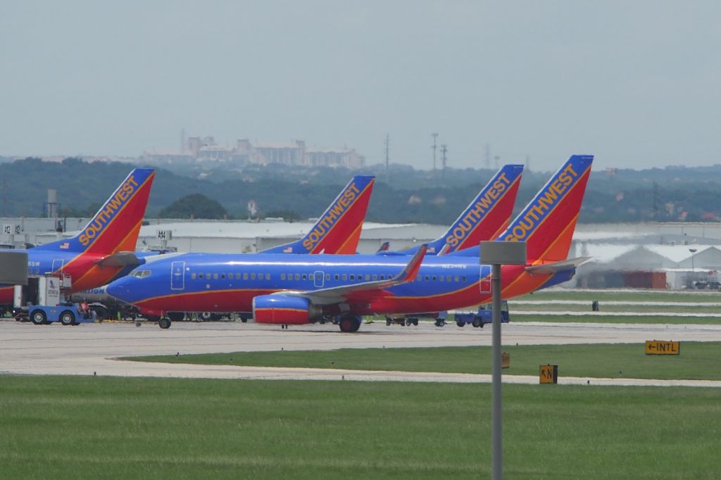 Boeing 737-700 (N234WN)