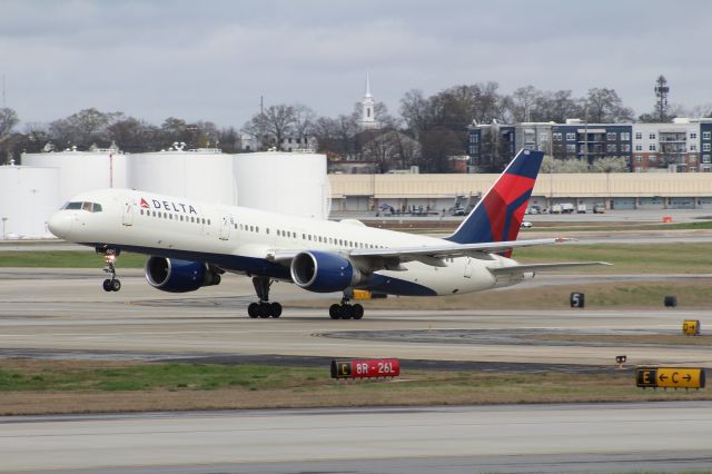 Boeing 757-200 (N681DA)