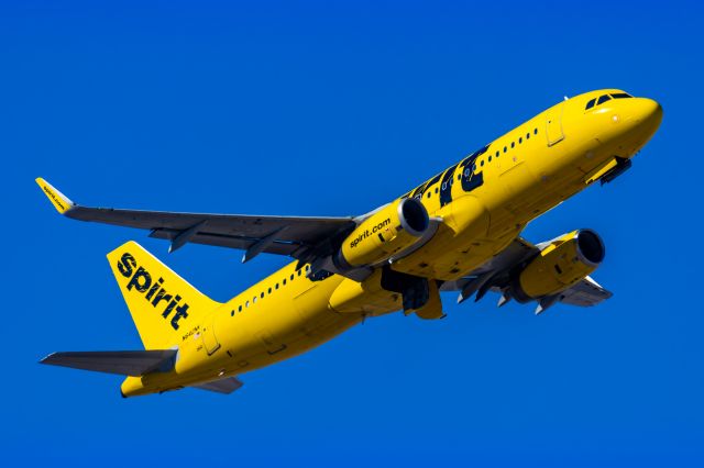 Airbus A320 (N642NK) - A Spirit Airlines A320 taking off from PHX on 2/10/23 during the Super Bowl rush. Taken with a Canon R7 And Canon EF 100-400 II L lens.