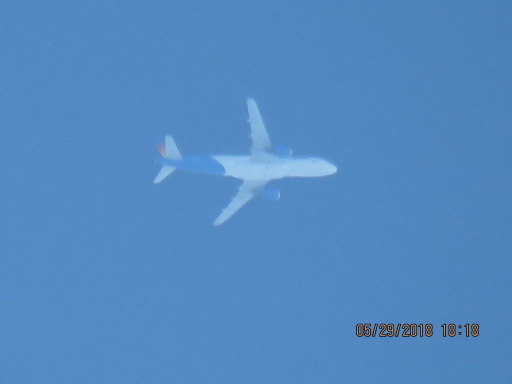 Airbus A320 (N223NV)