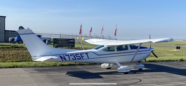 Cessna Skylane (N735FT)