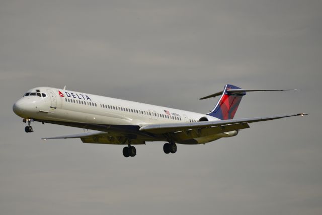 McDonnell Douglas MD-88 (N973DL)