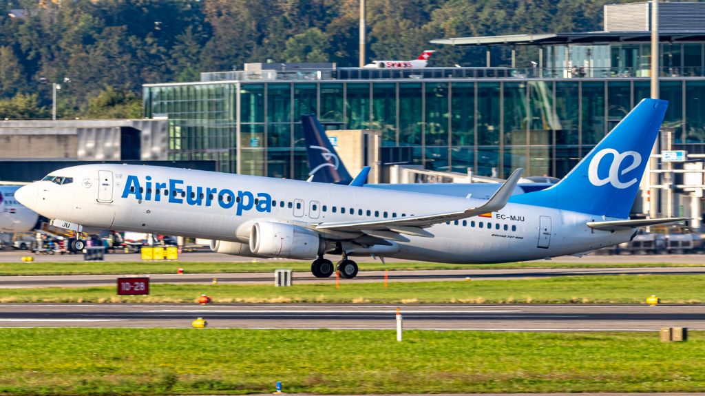 Boeing 737-800 (EC-MJU)
