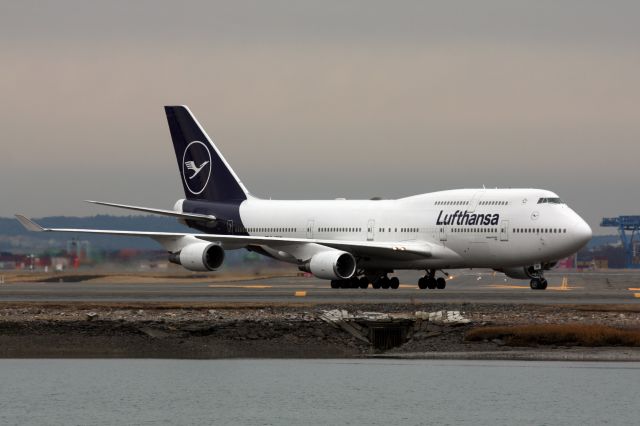 Boeing 747-400 (D-ABVM)