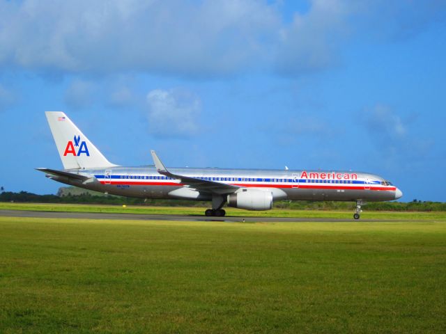 Boeing 757-200 (N676AN)