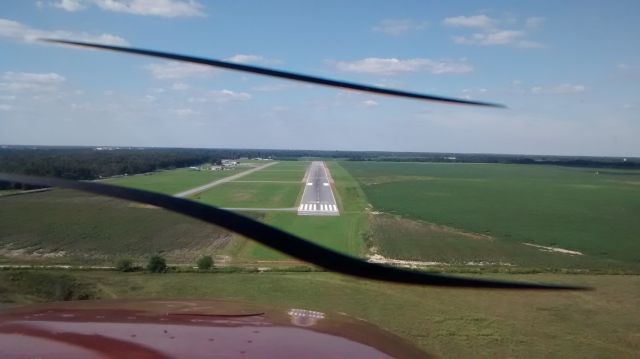 Cessna Skyhawk (N738ZC) - Short final for RWY 1