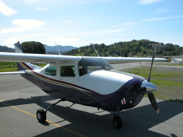 Cessna Centurion (N761LV)