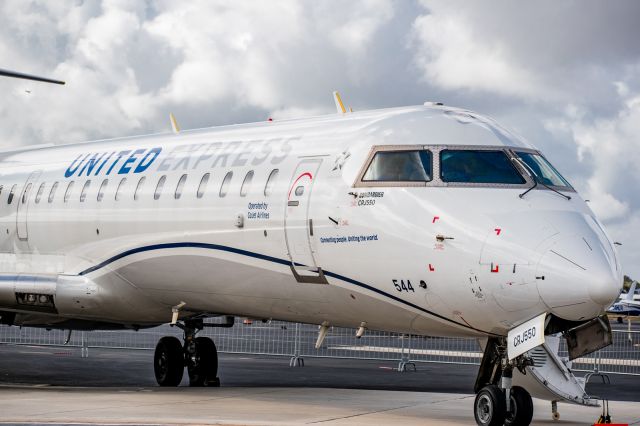 Canadair Regional Jet CRJ-700 (N544GJ)